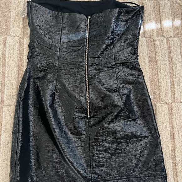 Bec & Bridge - Slick Rick dress as work by Kendall Jenner - Picture 3 of 7